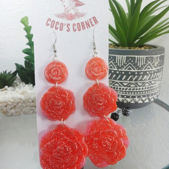 Glitter rose long dangle resin earrings - Picture 2 of 8